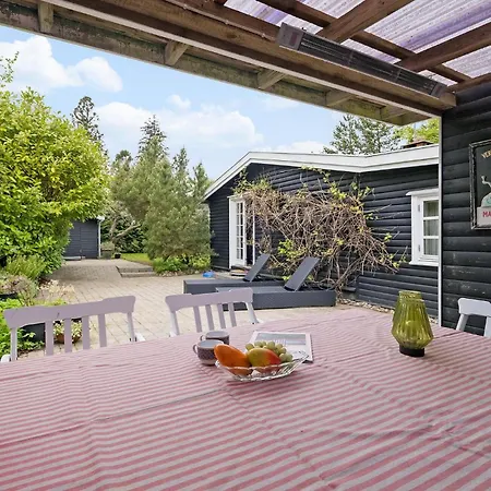 Three-bedroom In Hornbak * Hornbæk