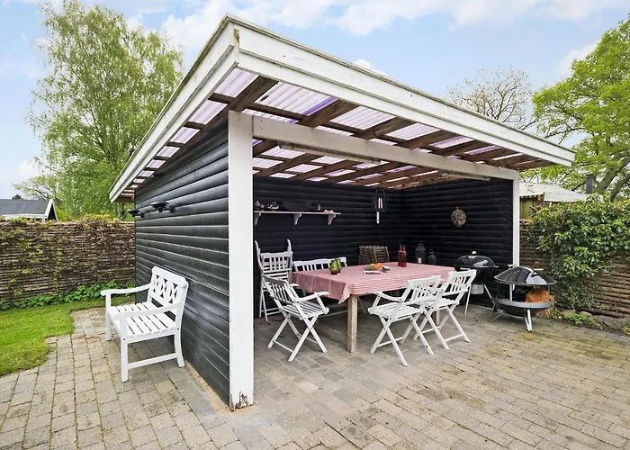 Three-bedroom In Hornbak *
